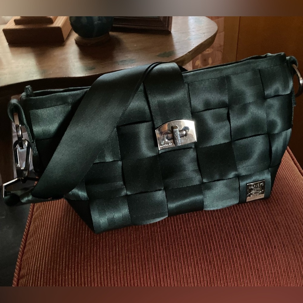 VEXC Harveys Carriage Ring Hobo Seatbelt Bag in gorgeous Evergreen.π² - Picture 3 of 9